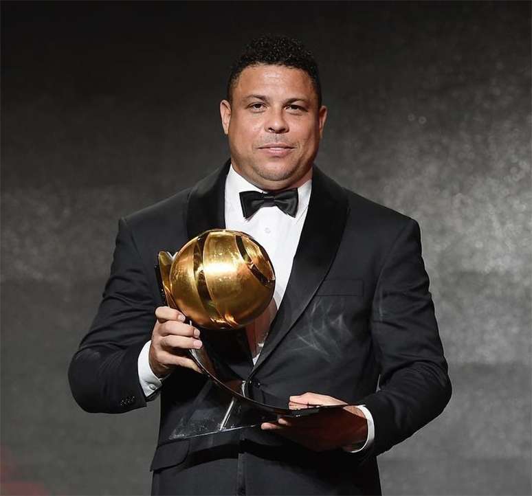 Documentário vai retratar Ronaldo "Fenômeno" como dirigente de futebol