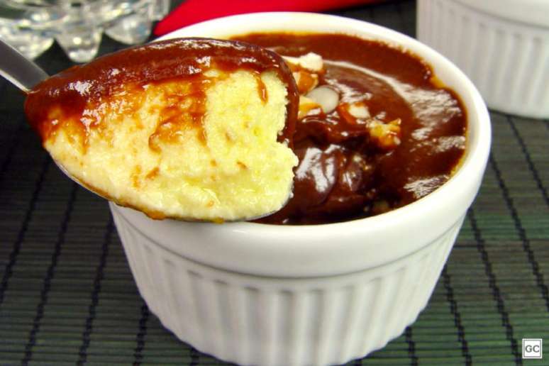 Guia da Cozinha - Crème brûlée com cobertura de Nutella® para inovar na sobremesa