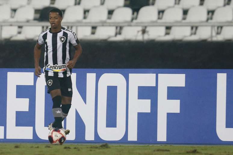 Ênio é uma das crias da base do Botafogo (Foto: Vítor Silva/Botafogo)