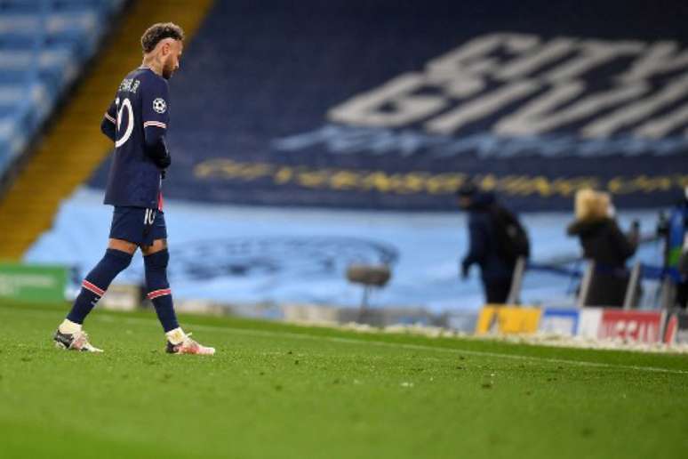 Neymar não foi decisivo nas semifinais contra o Manchester City (Foto: PAUL ELLIS / AFP)