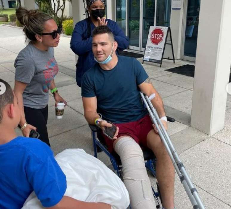 Chris Weidman contou detalhes do seu estado após cirurgia na perna (Foto: Reprodução Instagram @chrisweidman)