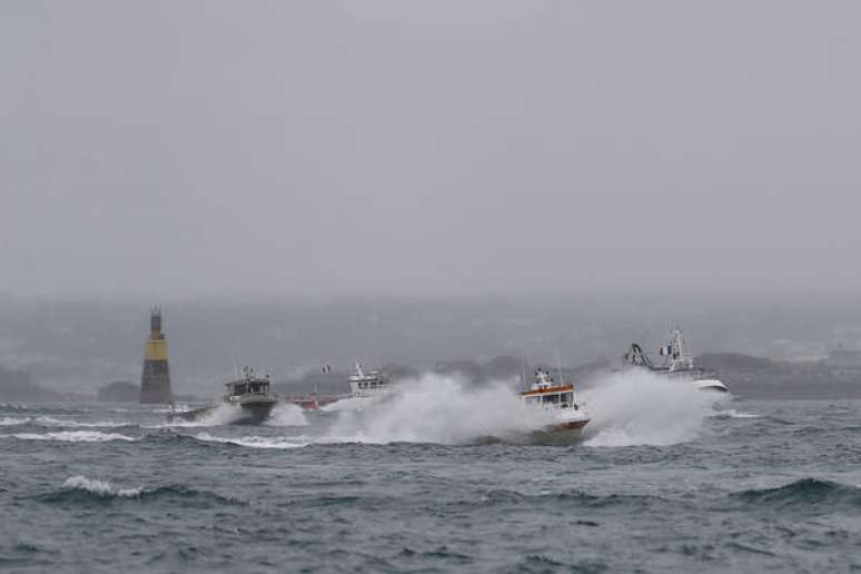Protestos com cerca de 50 barcos franceses foi realizado por horas próximo à ilha de Jersey