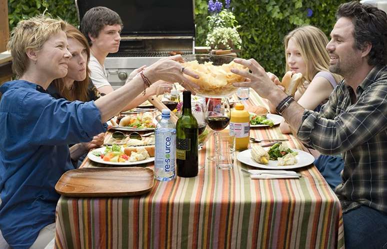 Julianne Moore, Annette Bening, Mark Ruffalo, Josh Hutcherson, e Mia Wasikowska em 'Minhas mães e meu pai' (2010)