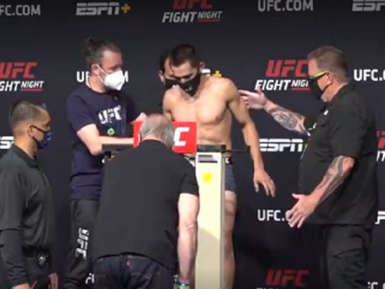 Ryan Benoit estava debilitado na pesagem oficial e foi cortado do card do UFC Vegas 26 (Foto: Reprodução)