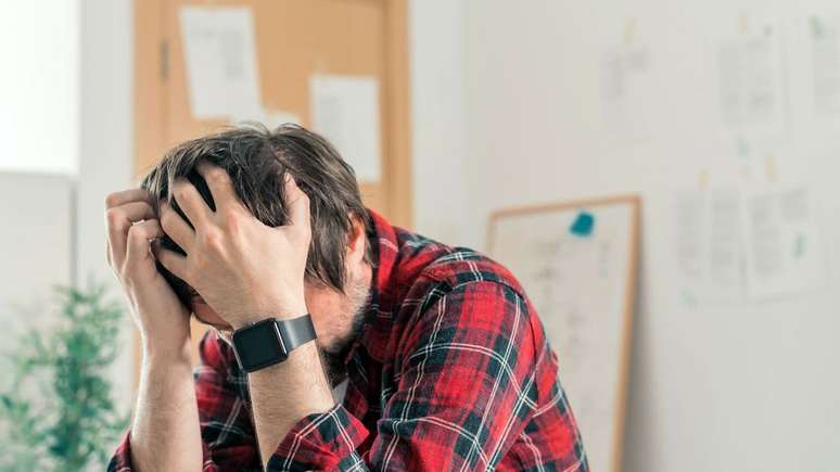 A pandemia levou muitos de nós ao limite — estamos exaustos e sobrecarregados, o que não quer dizer que seja burnout