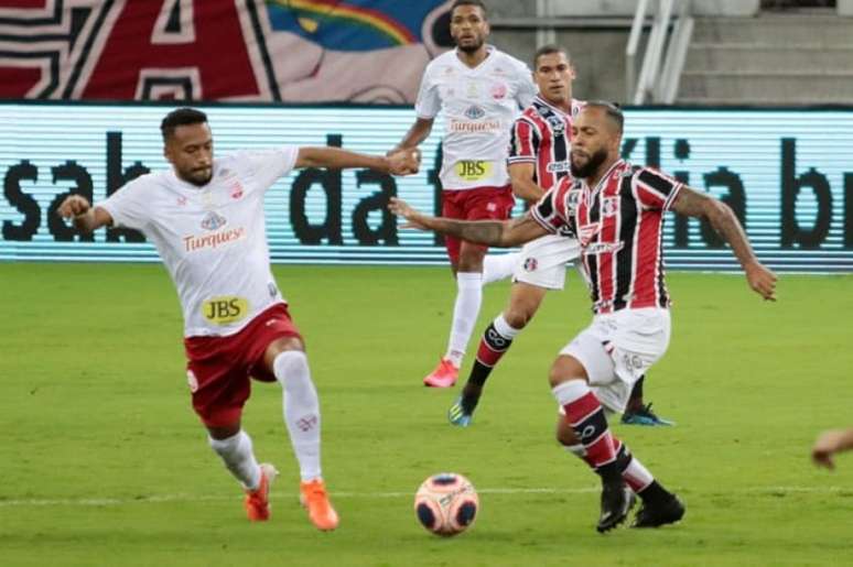 Clássico das Emoções ocorrerá na semifinal do Pernambucano (Rafael Melo/Santa Cruz)