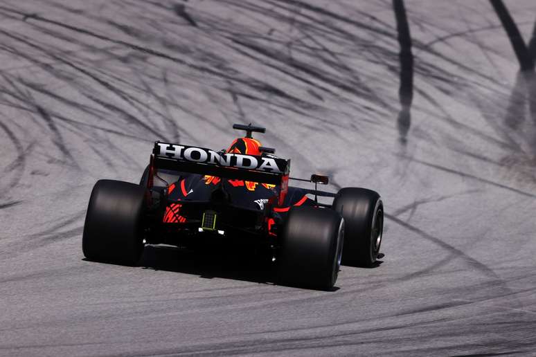 Max Verstappen na pista de Barcelona 