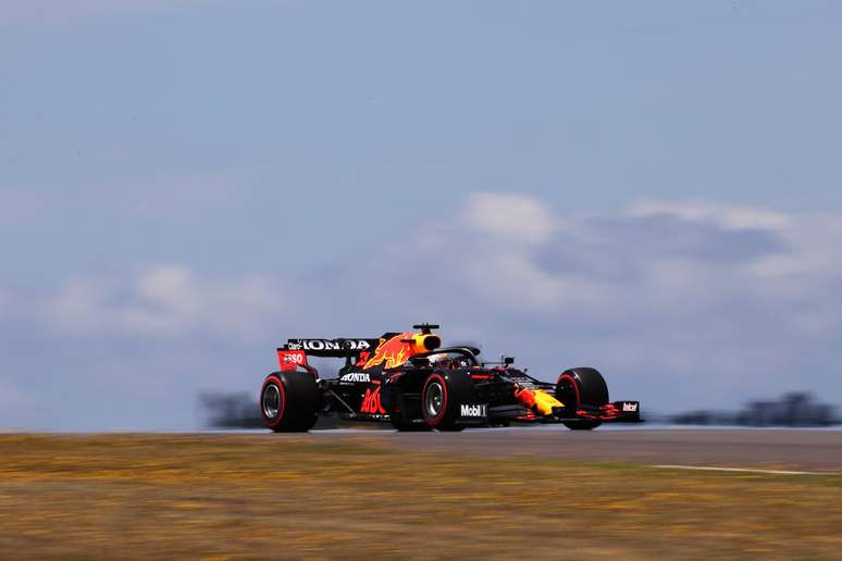 Max Verstappen está em paz com os erros 