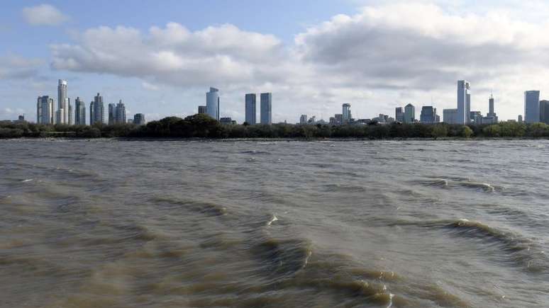 As v&iacute;timas sequestradas pelo regime militar eram dopadas e jogadas com vida no rio ou no mar