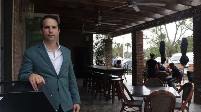 Carlos Gazitua conta que teve que fechar alguns restaurantes por falta de pessoal