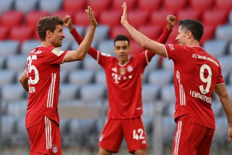 Bayern venceu por 6 a 0 neste sábado (Foto: CHRISTOF STACHE / POOL / AFP)