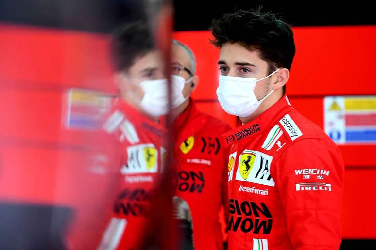 Charles Leclerc destacou uma melhora no ambiente da Ferrari 