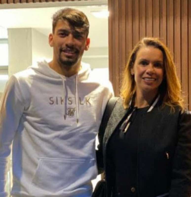 Lucas Paquetá e sua mãe, Cristiane Tolentino: figura materna foi importante na formação do craque (Arquivo pessoal)