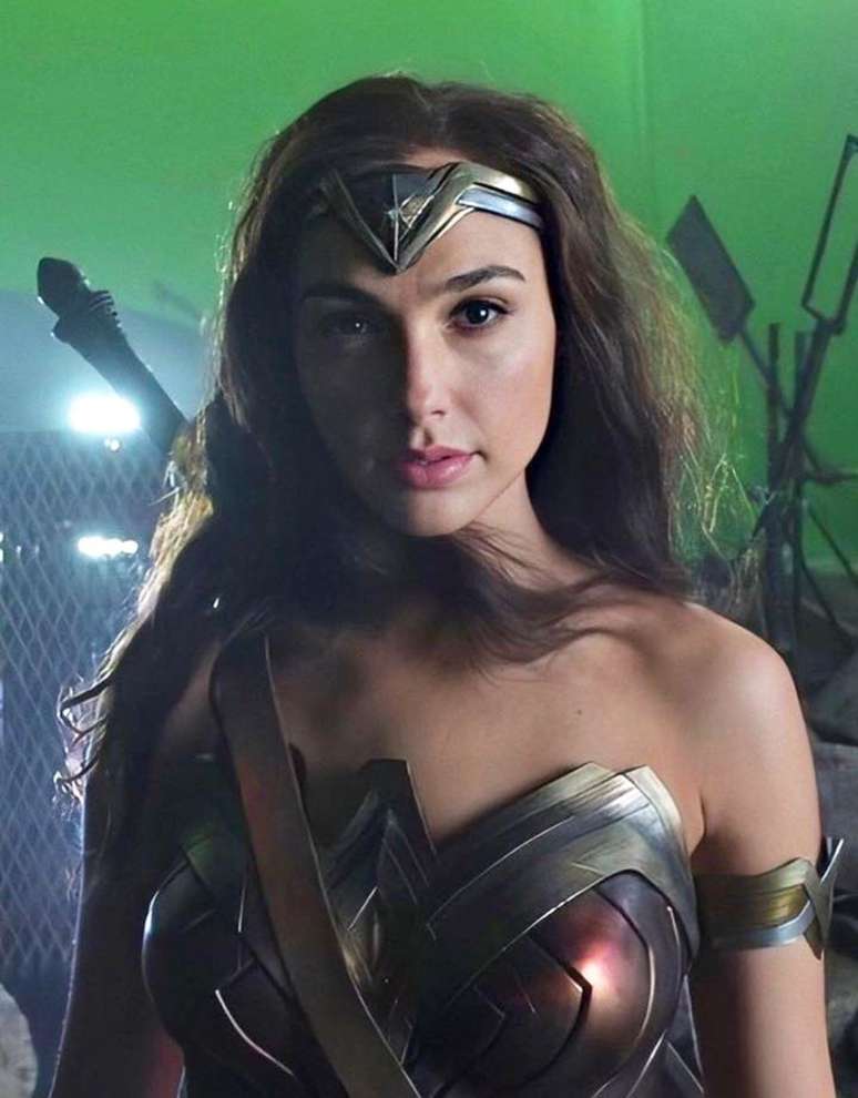 Gal Gadot confirma que Joss Whedon ameaçou destruir sua carreira