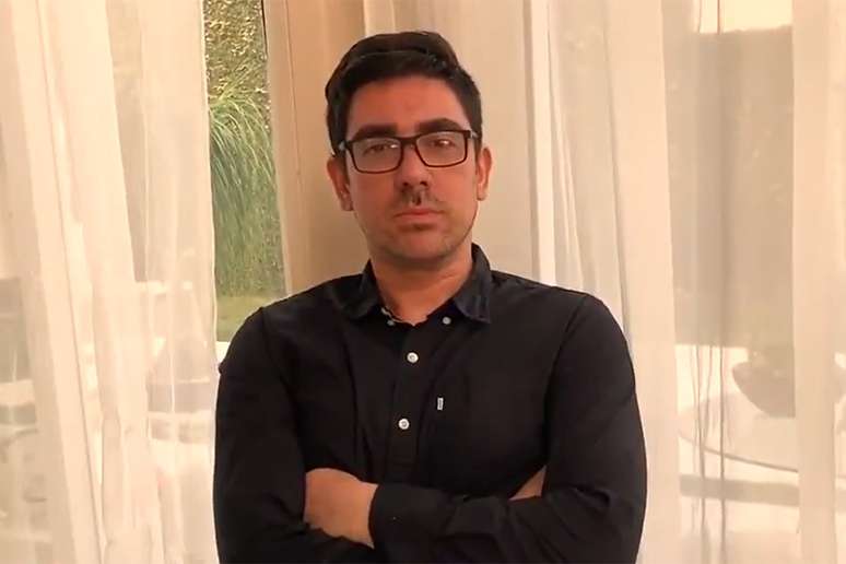 Marcelo Adnet processa secretário da Cultura Mario Frias