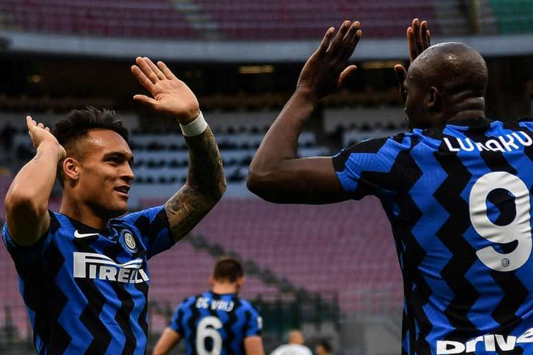 Inter de Milão de Lautaro Martínez e Lukaku já balançou as redes em 79 oportunidades no campeonato (Foto: ISABELLA BONOTTO / AFP)