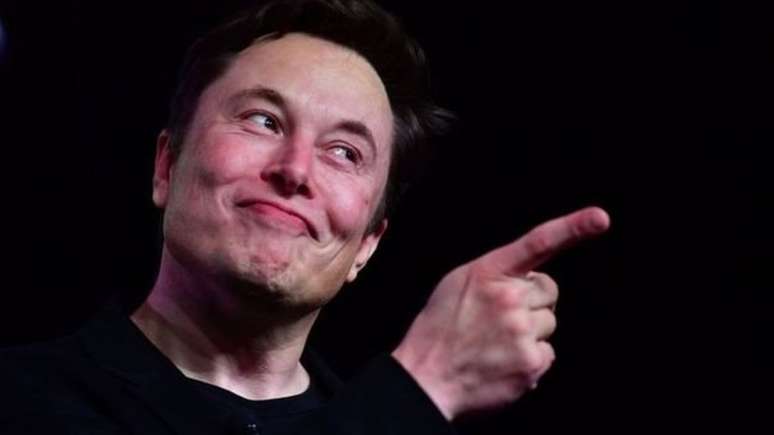 Musk e a cantora canadense Grimes anunciaram o nascimento de seu primeiro filho, X Æ A-12 Musk, no ano passado