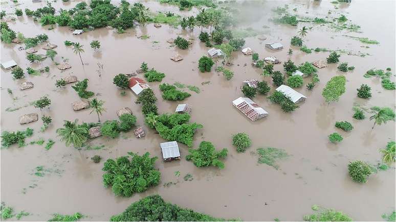 Enchentes em Moçambique e Zimbábue em 2019; eventos climáticos mais extremos estão castigando o continente africano