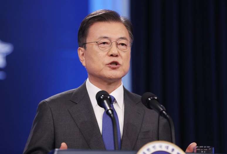 Presidente da Coreia do Sul, Moon Jae-in, discursa no palácio presidencial em Seul
10/05/2021 Yonhap via REUTERS