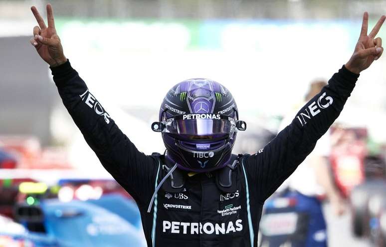 Lewis Hamilton conquistou a terceira vitória na temporada 