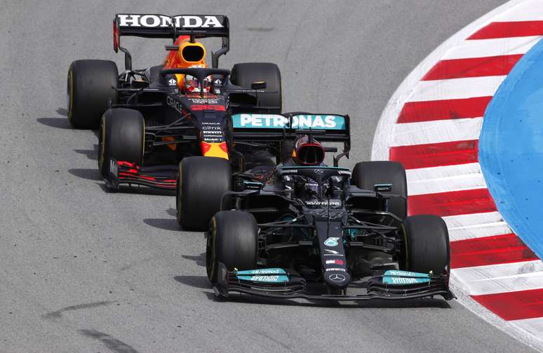 Lewis Hamilton e Max Verstappen 