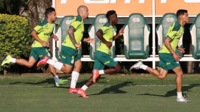 Gabriel Furtado ao lado de Alan Guimarães, Iván Angulo e Danilo Barbosa durante treinamento (Foto: Cesar Greco/Palmeiras)