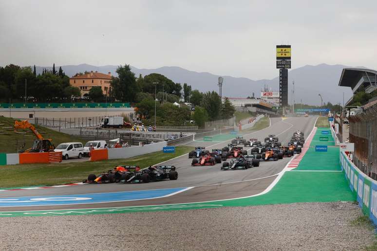 A largada do GP da Espanha, quarta etapa da F1 em 2021 