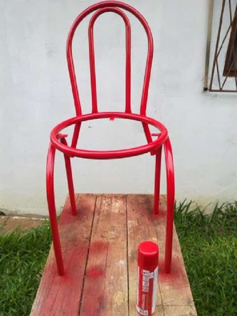 41. Reforma de cadeira com tinta &ndash; Foto Artesanato Brasil