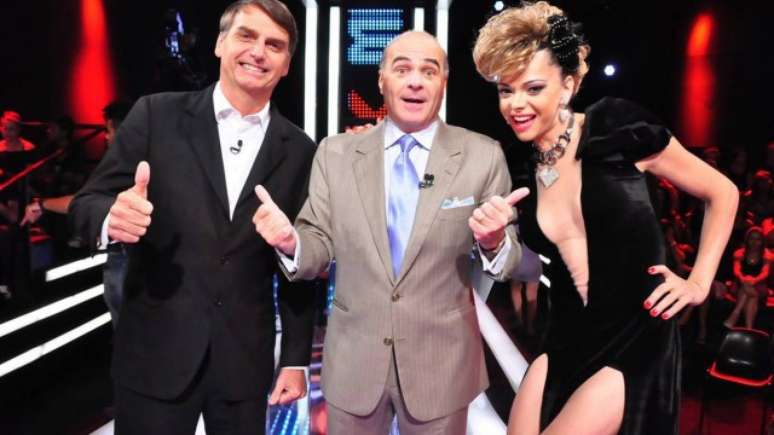 Jair Bolsonaro, Marcelo de Carvalho e Léo Áquilla em edição do ‘Mega Senha’, na RedeTV!, em 2012