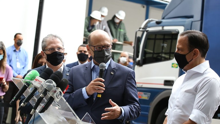 Dimas Covas entende que corrida pelas vacinas virou instrumento geopolítico e faltou solidariedade e coordenação global