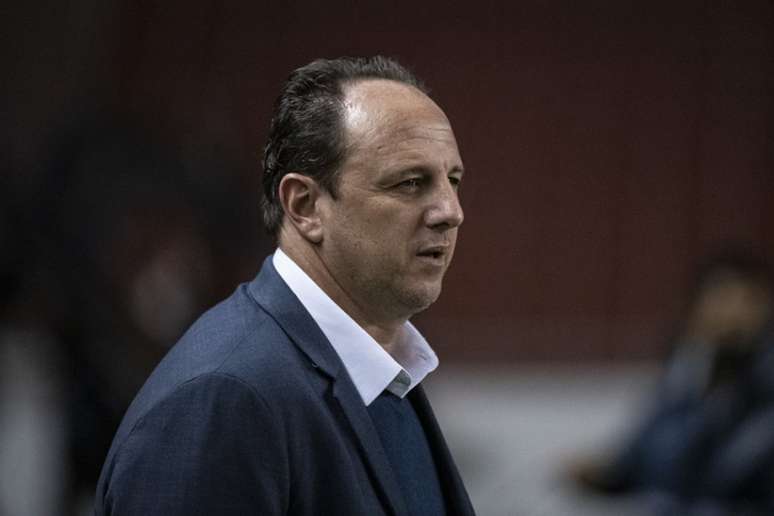 Rogério Ceni tem missão de solucionar o problema defensivo (Foto: Alexandre Vidal/Flamengo)