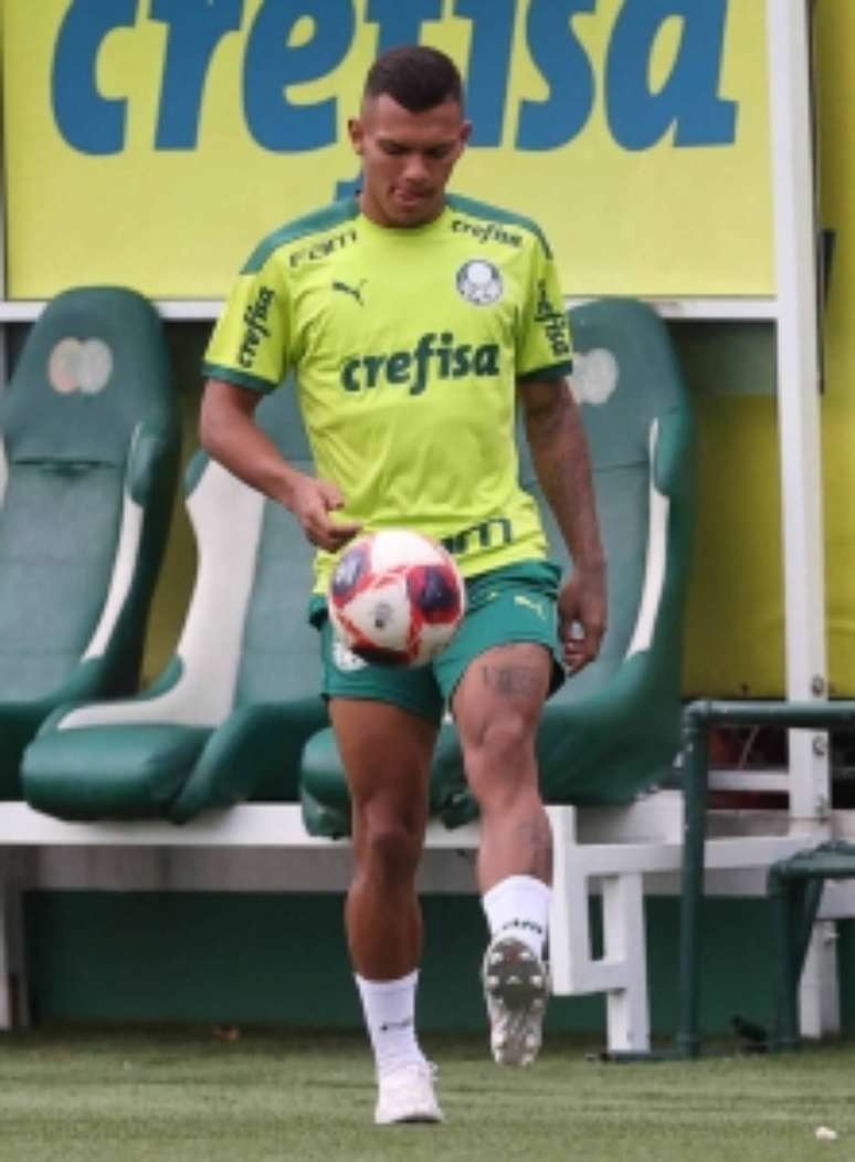 Gabriel Veron em campo, dando sequência ao seu condicionamento físico para voltar 100% (Foto: Cesar Greco/Palmeiras)