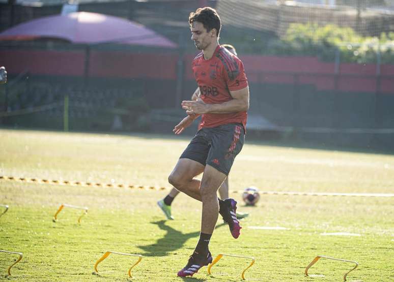 Rodrigo Caio durante atividade do Flamengo no Ninho do Urubu (Foto: Alexandre Vidal/Flamengo)