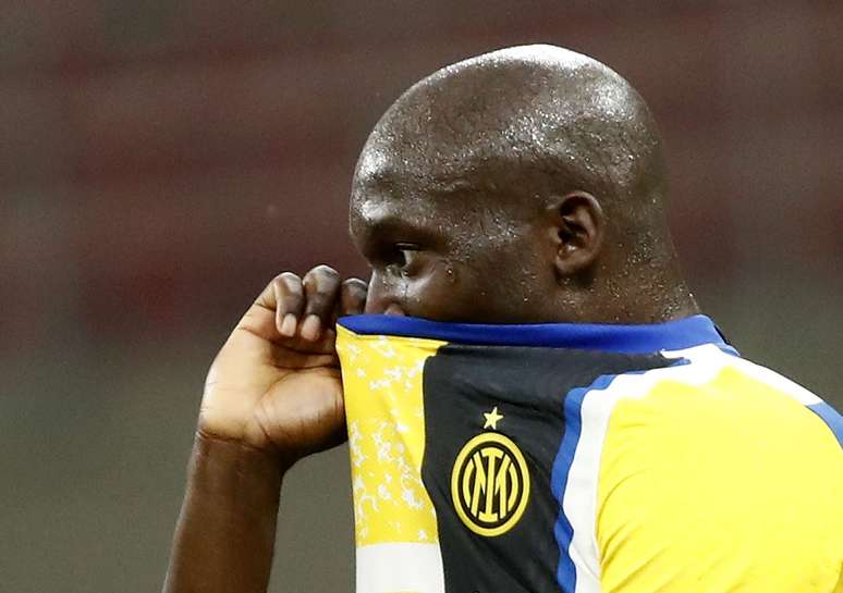 Lukaku deu festa de anivers&aacute;rio e recebeu multa