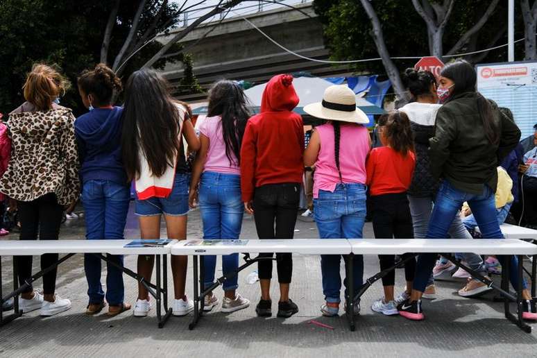 Crianças imigrantes na fronteira do México com EUA
 22/4/2021   REUTERS/Toya Sarno Jordan