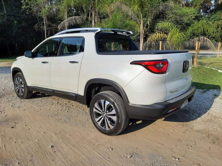 Fiat Toro Volcano T270 AT6 4x2.