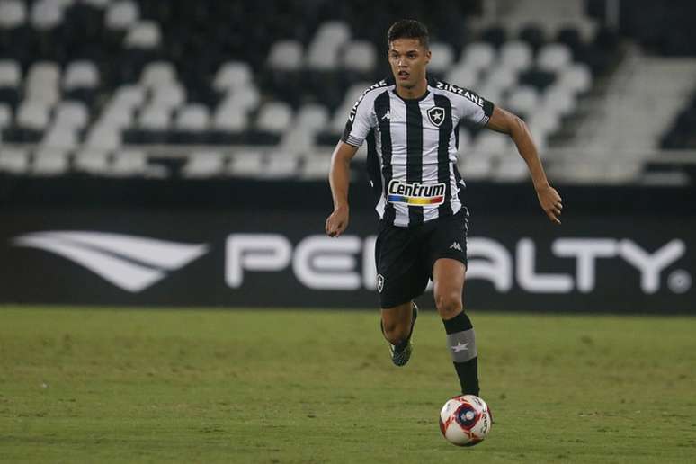 Sousa também falou sobre a relação com o amigo Kanu (Foto: Vítor Silva/Botafogo)
