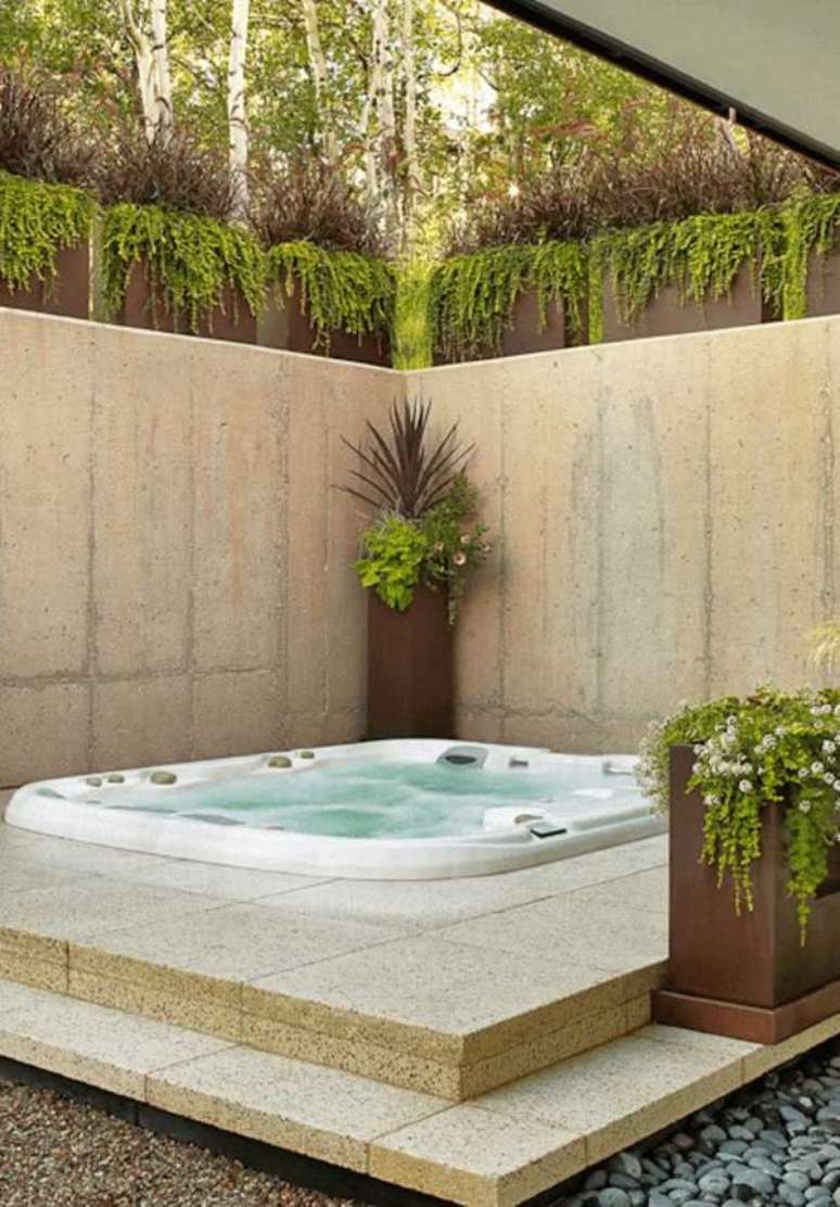 9. Jacuzzi externa e quadrada – Foto Pinterest