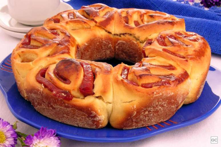 Guia da Cozinha - Pão doce de goiabada para o café da tarde