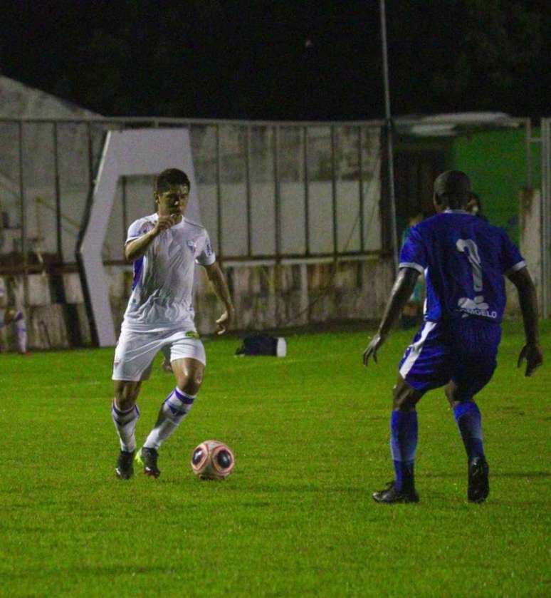 Osvaldo atuou pelo lado direito na goleada do Fortaleza sobre o Crato (Foto: Leonardo Moreira/Fortaleza)