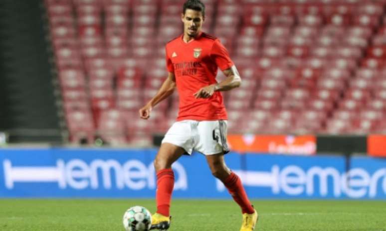 Lucas Veríssimo em ação pelo Benfica (Foto: Divulgação / Site oficial do Benfica)