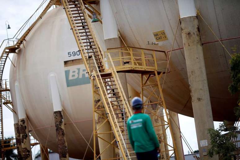 Instala&ccedil;&otilde;es de armazenamento da Petrobras em Bras&iacute;lia
REUTERS/Adriano Machado
