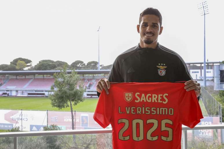 'Vemos ele com um grande crescimento e o trouxemos para observá-lo de perto em jogos que achamos que ele pode dar a resposta', disse Cléber Xavier (Foto: Tânia Paulo / SL Benfica)