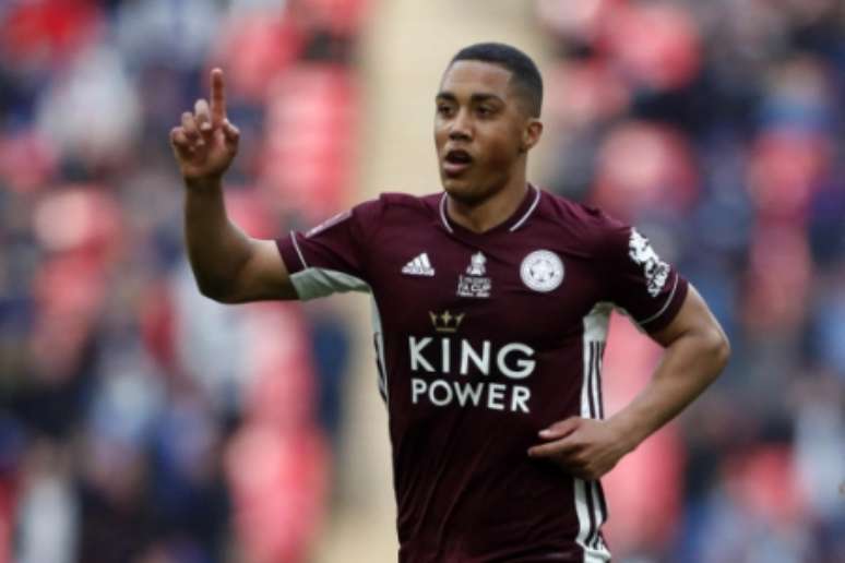 Tielemans foi o herói do Leicester (Foto: MATTHEW CHILDS/POOL/AFP)