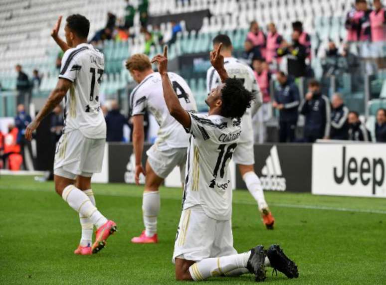 Cuadrado marcou dois gols (Foto: Isabella BONOTTO / AFP)