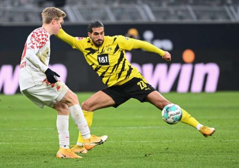 Mainz 05 e Borussia Dortmund se enfrentam neste domingo (Foto: INA FASSBENDER / POOL / AFP)
