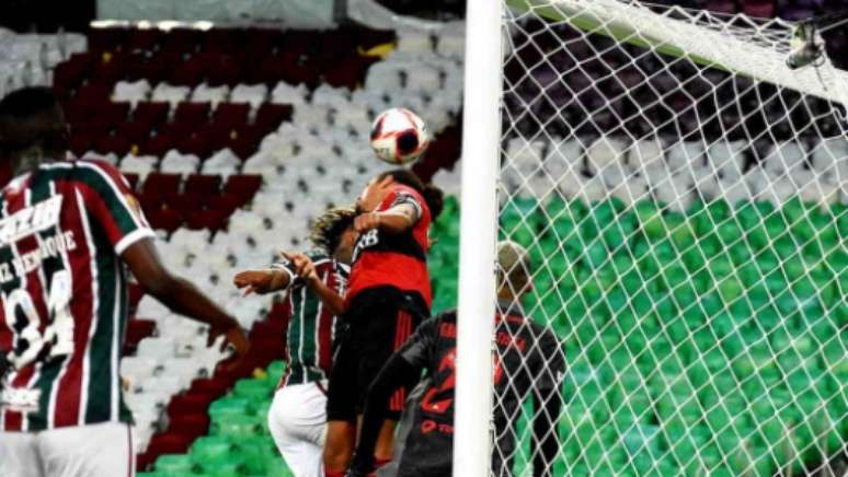 Momento do gol de Abel Hernández (Foto: Mailson Santana/FFC)