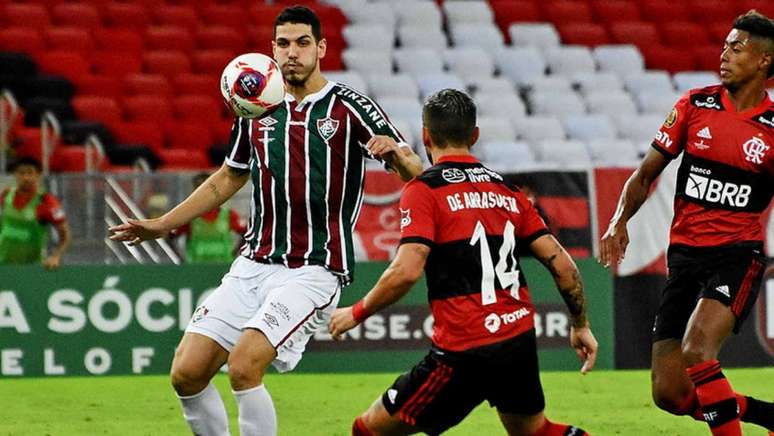 Nino em ação na partida contra o Flamengo no Maracanã (Foto: Mailson Santana/Fluminense)