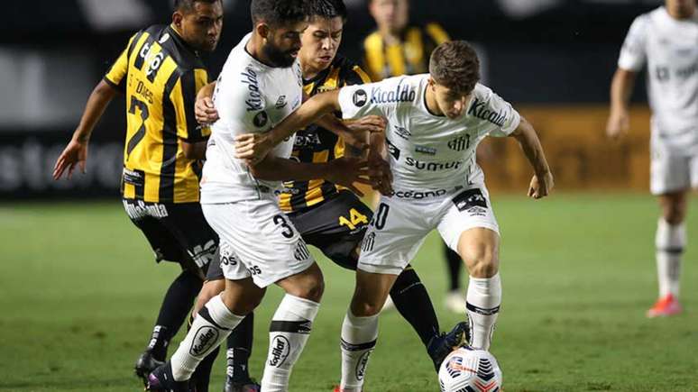 Santos goleou o The Strongest por 5 a 0 no confronto na Vila Belmiro (Foto: Alexandre Schneider / POOL / AFP)