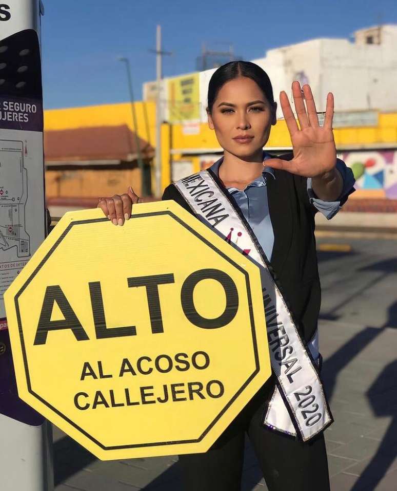 Andrea é engajada nas pautas feministas.